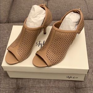 Style & Co - Hannon Shooties